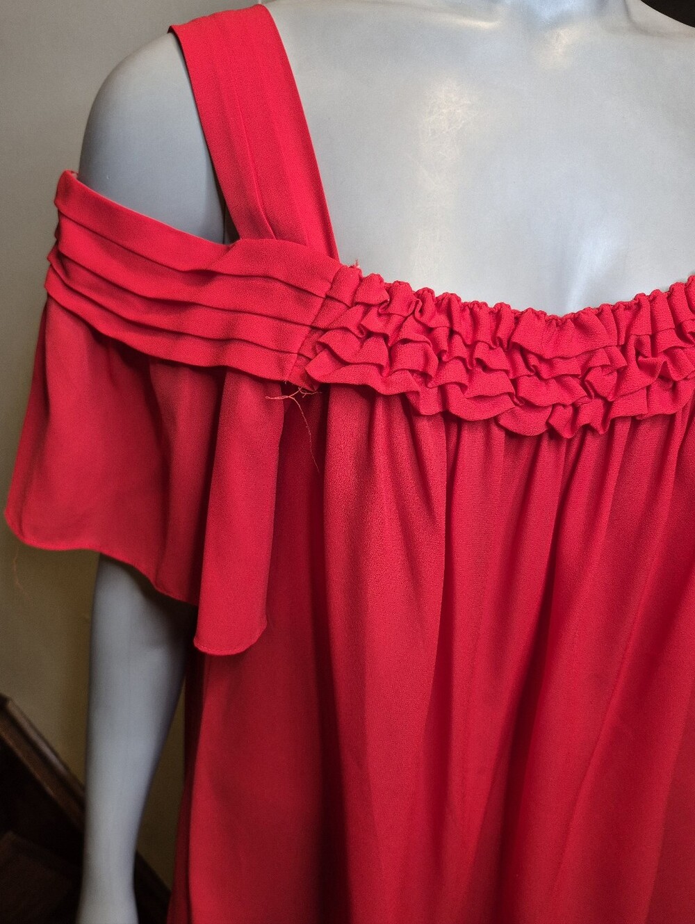 Sophie Max Bright Red Ruffled Cold-Shoulder Top - Picture 12 of 14